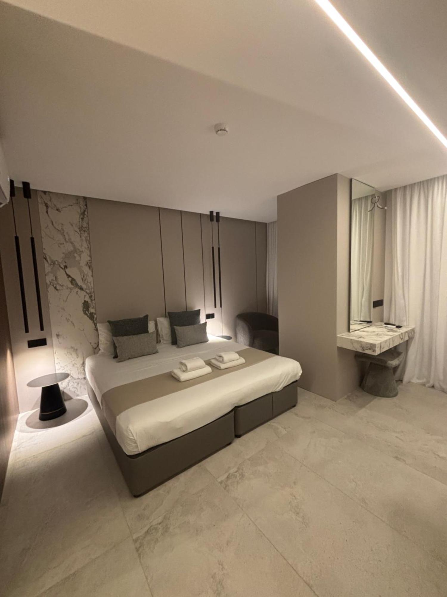 Tuck Larnaca